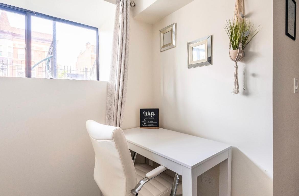 Cozy 2 Brm Apartment Mins Away From United Center Chicago Dış mekan fotoğraf