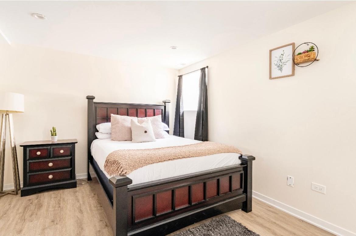 Cozy 2 Brm Apartment Mins Away From United Center Chicago Dış mekan fotoğraf