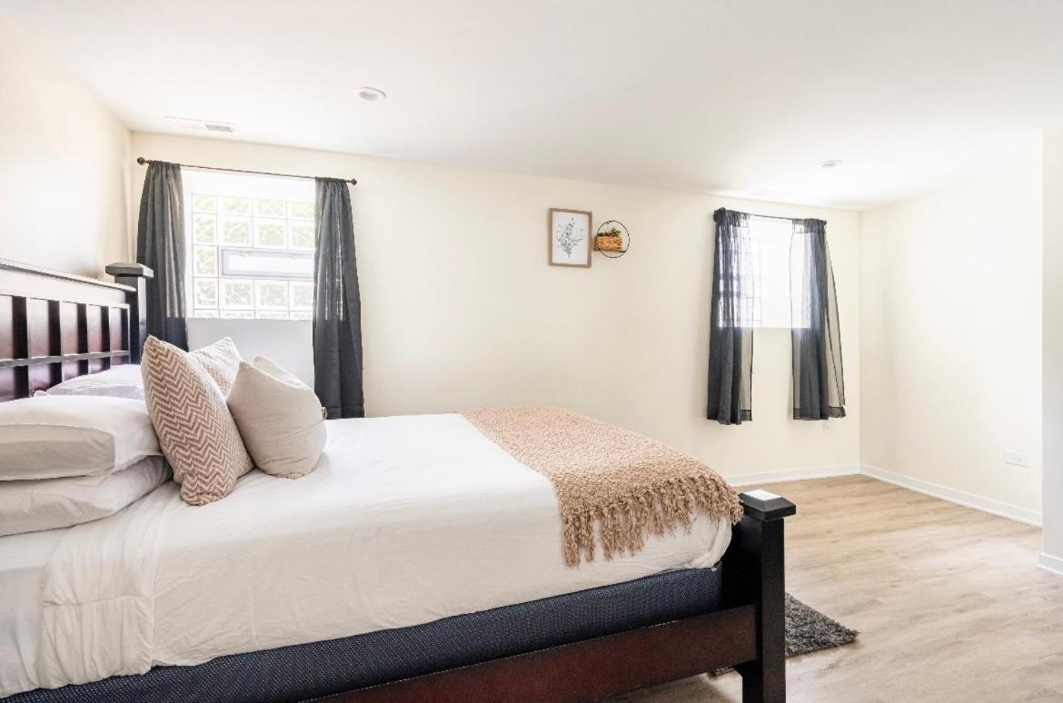 Cozy 2 Brm Apartment Mins Away From United Center Chicago Dış mekan fotoğraf