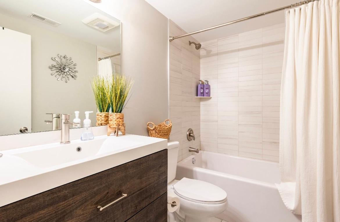 Cozy 2 Brm Apartment Mins Away From United Center Chicago Dış mekan fotoğraf