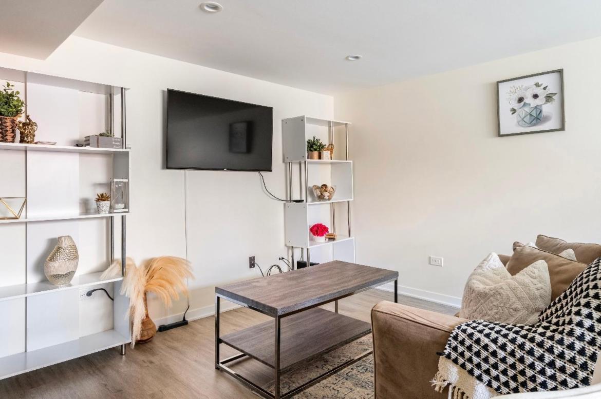 Cozy 2 Brm Apartment Mins Away From United Center Chicago Dış mekan fotoğraf