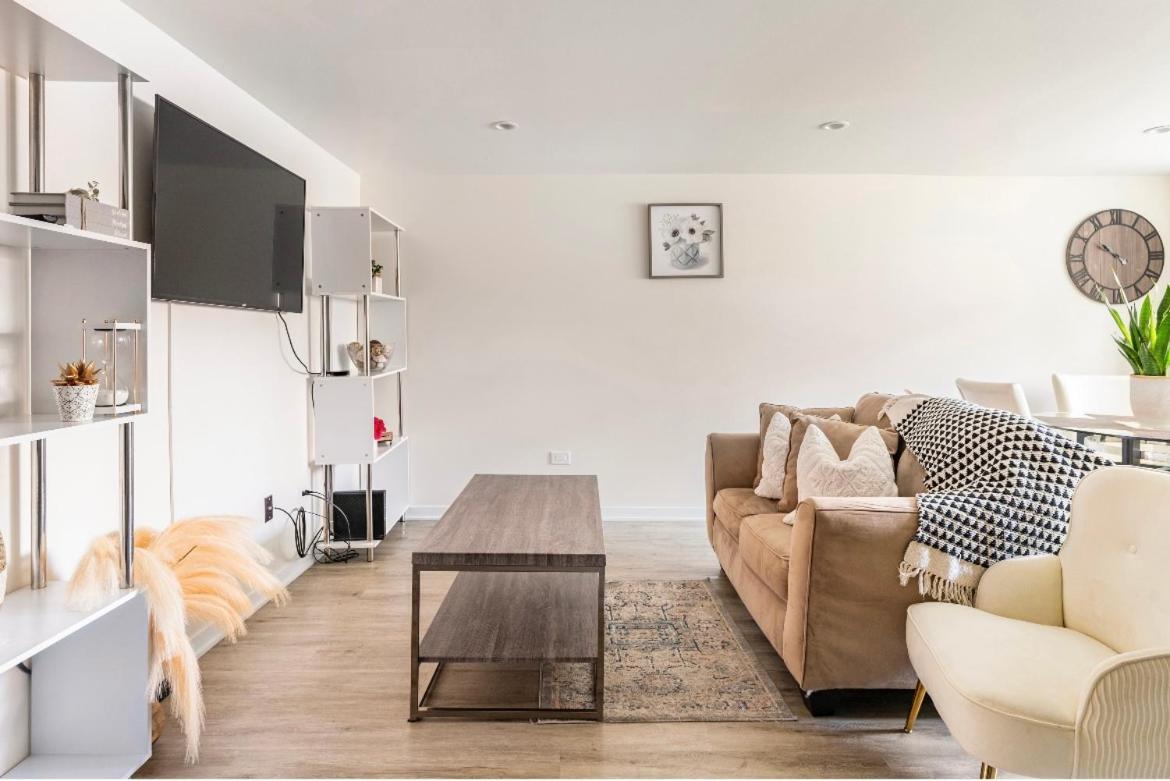Cozy 2 Brm Apartment Mins Away From United Center Chicago Dış mekan fotoğraf